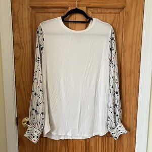 NYDJ Women’s White Blouse w/ Floral Sleeves Size XL